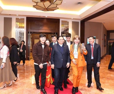 Tiếp kiến Thủ tướng Phạm Minh Chính tại " Diễn đàn tương lai Asean 2025-Melia Hà Nội" 02